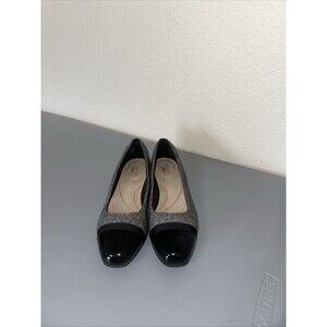 Clarks Womens Juliet Monte Ballet Flat Size 7.5 Gray Tweed Cap Toe Loafer Shoe